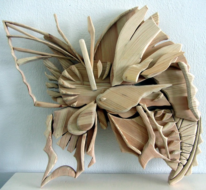 1. CHRISTINA MILDT Holzrelief Metamorphose