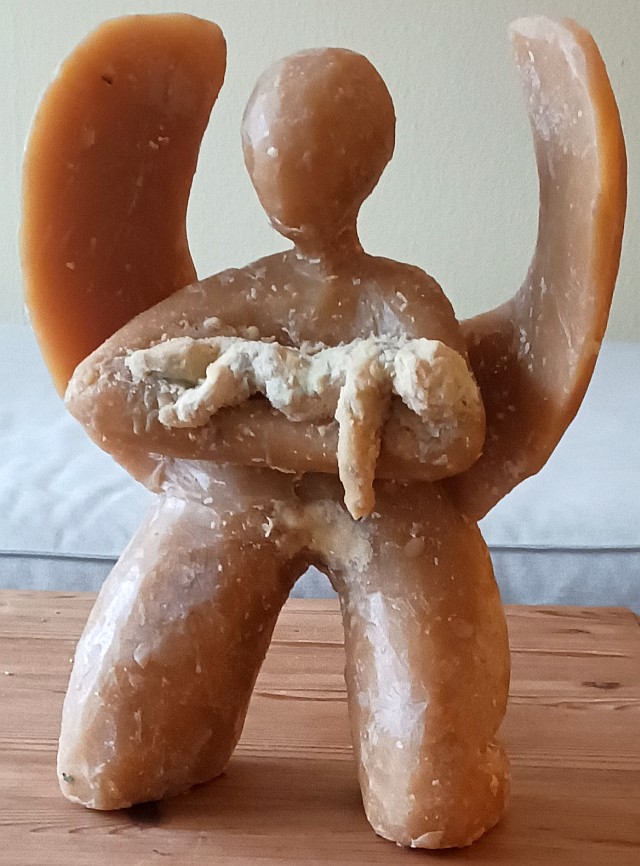 Cycle Angel: The angel carries a child